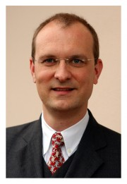 Photo von Jörg Schäfer im Anzug